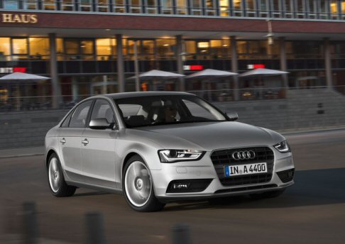 Audi - Il frontale sfoggia nuovi fari anteriori, evocativi delle sorelle A5 e A6, luci diurne continue e gruppi ottici posteriori aggiornati