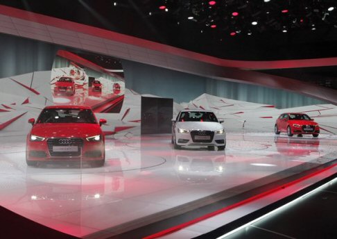 Audi - La premiere dattacco del parterre elvetico  la nuova Audi A3, uno dei modelli di punta del carnet, che con il suo debutto ha inaugurato un nuovo filone interpretativo dellautomotive, dando vita al segmento delle compatte premium.