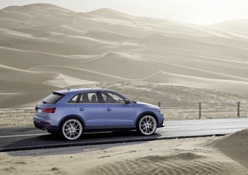 Audi - In dettaglio, una bordatura in alluminio spazzolato e lucidato incornicia la calandra single-frame, mentre la griglia nera presenta una nuova geometria.