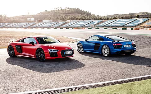 Audi - Il lancio commerciale  programmato per il prossimo autunno di questa entusiasmante sportiva di Ingolstadt. Si tratta della Audi R8, la Audi di serie pi potente e veloce mai prodotta.