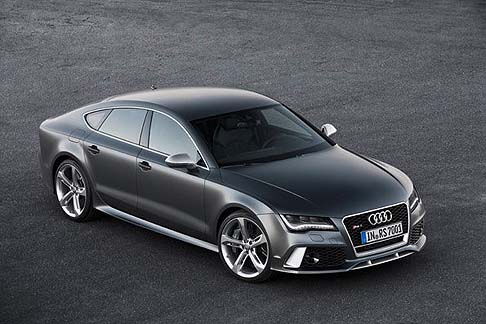 Audi - Sportiva e spaziosa coup a cinque porte, la nuova Audi RS 7 Sportback stupisce per le sue qualit dinamiche e il grande appeal estetico.