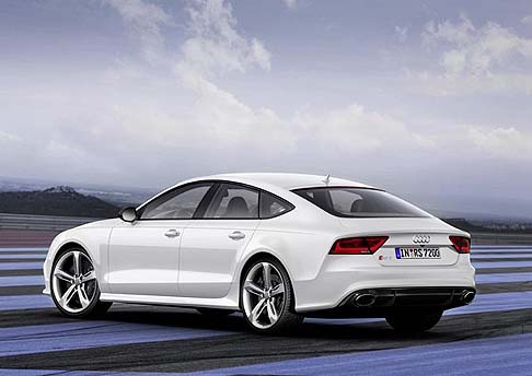 Audi - Tra le numerose tecnologie che consentono di ottimizzare l'efficienza, spicca il sistema Audi cylinder on demand (COD), che in presenza di carico e numero di giri medio-bassi disattiva i cilindri due, tre, cinque e otto.