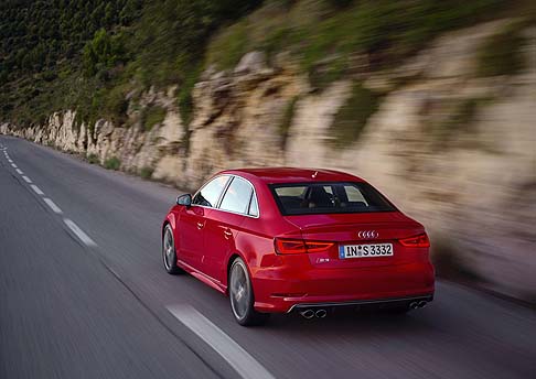 Audi - Il cuore della Audi S3 Sedan  il motore 2.0 TFSI con sovralimentazione turbo e iniezione diretta.