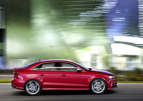 Audi - Il catalogo delle tinte vede la proposta di dodici tonalit, tra le quali si segnalano lesclusivo Nero pantera effetto cristallo e il Blu sepang perla. 