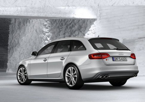 Audi - La vettura, gi� disponibile in Germania, mentre nel resto d�Europa arriver� all�inizio del 2012, offre un listino prezzi ritoccato di soli 475 euro