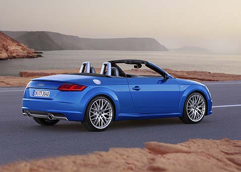 Audi - Le consegne di Audi TTS coup e delle nuova Audi TT Roadster sono previste a partire dal marzo 2015.