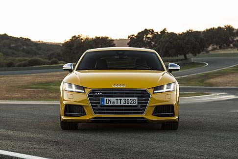 Audi - Dopo la recente passerella di Parigi le nuove sportive della gamma di Ingolstadt, Audi TTS coup e TT Roadster sono ormai pronte per la commercializzazione. 