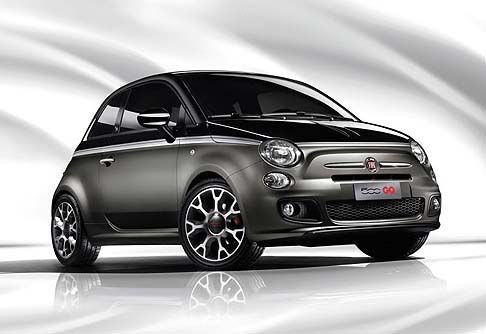 Fiat - Per la prima volta presentata al pubblico nella versione cabriolet e disponibile anche nella configurazione berlina, la nuova Fiat 500 GQ nasce dalla collaborazione con Gentlemen's Quarterly.