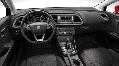 Seat - Seat Leon 2012 inverni con marchi FR sul volante