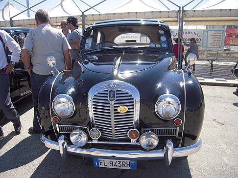 Fiat - Una storica Austin in vetrina al 2 Raduno Giannini