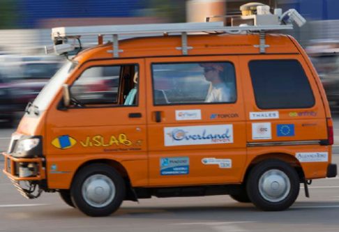 Vislab - Veicolo senza pilota utilizzato per lattraversata dallItalia alla Cina