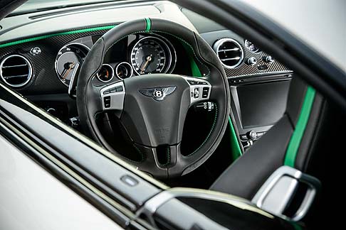 Bentley - Nellacquisto  incluso un servizio di assistenza standard gratuito per quattro anni. Gli ordini sono gi aperti e le consegne sono programmate durante il 2014. 