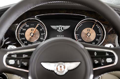 Bentley - Il sistema ibrido plug-in offrir una potenza fino al 25% superiore, combinata a una riduzione delle emissioni di CO2 pari al 70%, senza compromettere il lusso e il design che contraddistinguono il marchio Bentley.