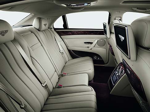 Bentley - Come ogni modello della gamma Bentley,anche a nuova Flying Spur soddisfa le specifiche esigenze dei suoi clienti. 
