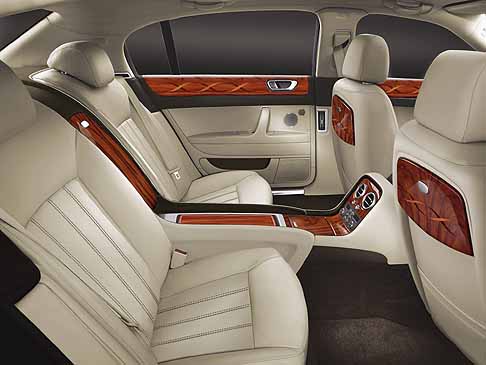 Bentley - Bentley Continental Flying Spur by Linley interni lussuosi del posteriore vettura. Interni luxury car Bentley Continental Flying Spur by Linley