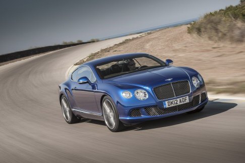 Bentley - La lussuosa ammiraglia, che rappresenta il modello pi veloce della gamma, arriver sulle strade a partire da ottobre 2012.