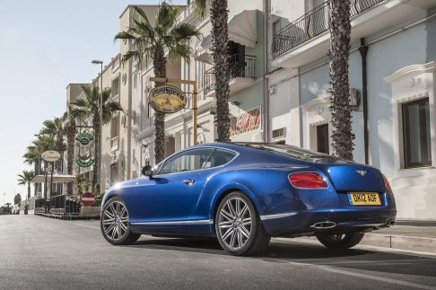 Bentley - Levoluto sistema di controllo elettronico della stabilit (ESC, Electronic Stability Control)  stato ottimizzato e collabora in sintonia con il nuovo sistema di gestione del motore ME17.