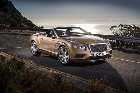 Bentley - La Continental GT  stato aggiornata puntando su un nuovo design esterno sia nella parte anteriore che posteriore. 