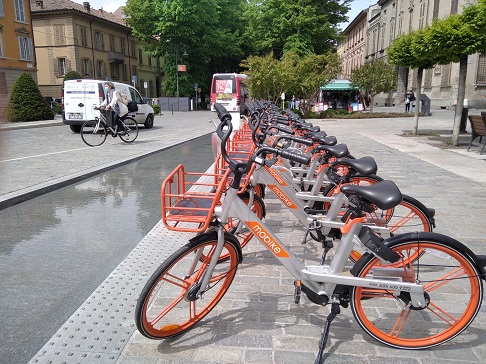 Nuove rastrelliere Reggio Emilia - Bike Sharing in Piazza Luigi Roversi e Corso Giuseppe Garibaldi a Reggio nell´Emilia