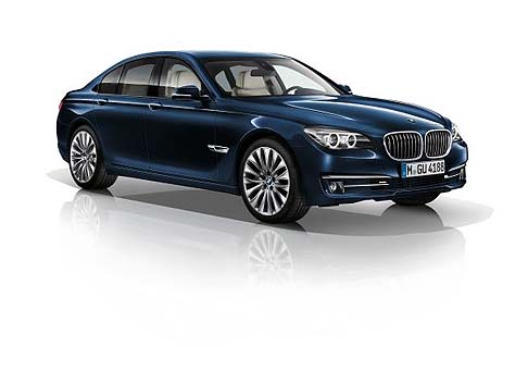 BMW - Eleganza, lusso e piacere di guida caratterizzano le lussuose berline BMW Serie 7, e ora con la Edition Exclusive, queste caratteristiche saranno ulteriormente amplificate. 