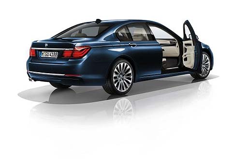 BMW - Lallestimento Edition Exclusive  disponibile per la berlina BMW Serie 7 e per la BMW Serie 7 con passo allungato.