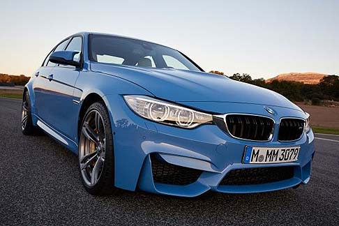 BMW - Nuova generazione in arrivo per le sportive bavaresi BMW M3 berlina e la nuova BMW M4 Coup, quinta versione di una vettura adatta anche alla guida di tutti i giorni, che negli ultimi tre decenni ha definito gli standard nel segmento delle berline. 