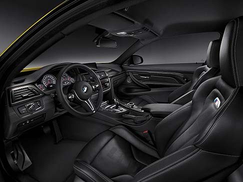BMW - Per entrambe sono, infine, disponibili tutti i sistemi di assistenza del guidatore e servizi di mobilit di BMW ConnectedDrive. 