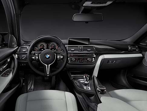 BMW - Il motore sei cilindri in linea  stato sviluppato ex novo e si avvale della tecnologia BMW M TwinPower Turbo.