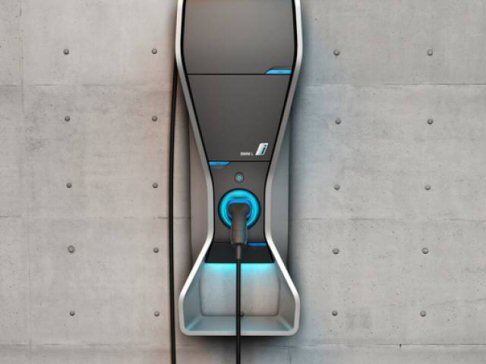 BMW - BMW i � il marchio nato nel 2011 dal BMW Group, che mira ad introdurre sul mercato nei prossimi anni vetture studiate per conciliare le esigenze di libert� e la sostenibilit�.