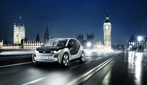 BMW - L�evento, strutturato su 4 giorni (20 � 23 giugno), prevede nella giornata del 21 giugno una serie di workshop aperti al pubblico.