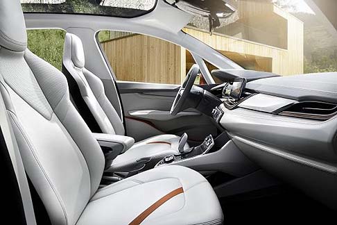 BMW - La nuova BMW Concept Active Tourer Outdoor  equipaggiata con un ricco carnet di dispositivi che rientrano nella strategia BMW EfficientDynamics.