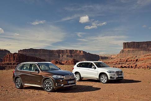BMW - Il veicolo X5, modello fondatore della categoria Sports Activity Vehicle, risulta esteticamente intrigante.