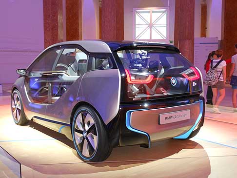 BMW - Struttura BMW i3 concept per il Tour inaugurale del Born electric Tour