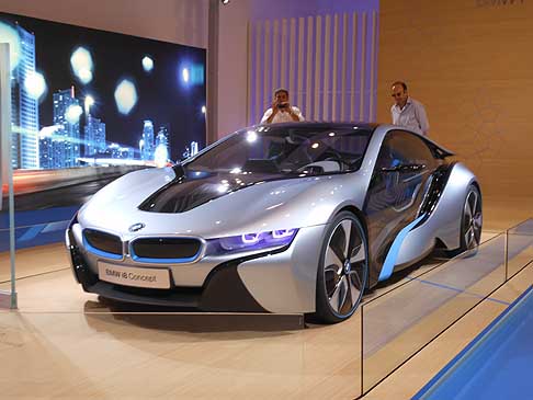 BMW - la super sportiva BMW i8 concept a trazione elettrica presentata a Roma al BMW-i Born electric Tour