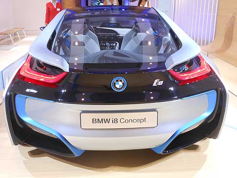BMW - BMW i8 concept dettaglio retotreno vettura supersportiva elettrica