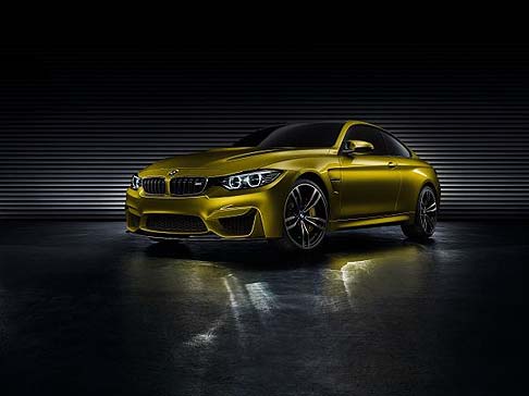 BMW - La nuova BMW M4 Concept indossa una livrea di colore oro Aurum Dust carica di suggestioni.