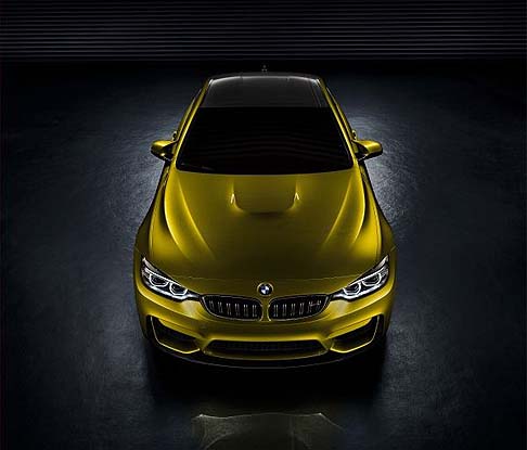 BMW - I doppi fari tondi abbinati alla tecnologia LED forniscono alla vettura uno stile distintivo, che la rendono subito identificabile come un modello BMW M.