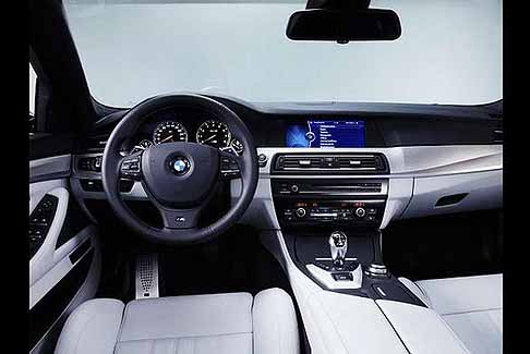 BMW - Interni veicolo BMW M5
