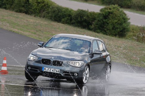 BMW - Novit assoluta la trazione integrale sulle BMW 120d xDrive e M135i xDrive (tre e cinque porte). 