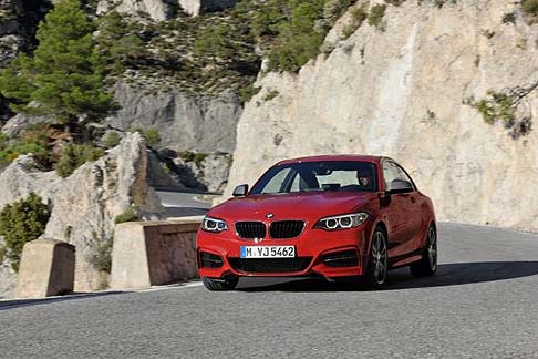 BMW - A partire dall'estate del 2014, quindi il costruttore bavarese porta il piacere di guida e lefficienza ad un gradino ancora pi alto. 