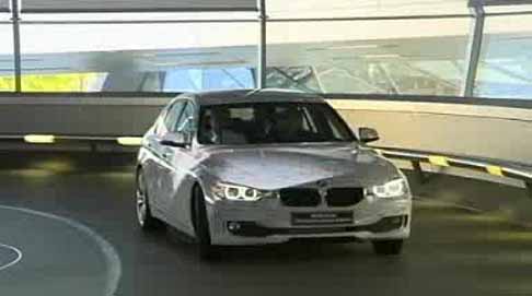 BMW - BMW Serie 3 bianca vettura riempita di firme