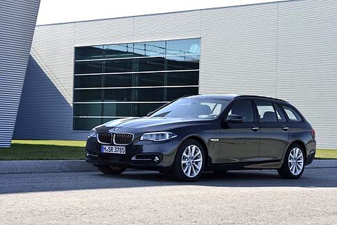 BMW - Il top in fatto di efficienza viene assicurato dal modello BMW Serie 5 grazie ai nuovi motori diesel a quattro cilindri, rappresentando ancora una volta un punto di riferimento nella sua categoria.