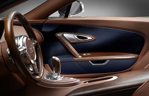 Bugatti - Come le precedenti cinque esclusive versioni, anche in questo caso i modelli in produzione saranno soltanto tre, proposti al prezzo esclusivo di 2.350.000 di euro.