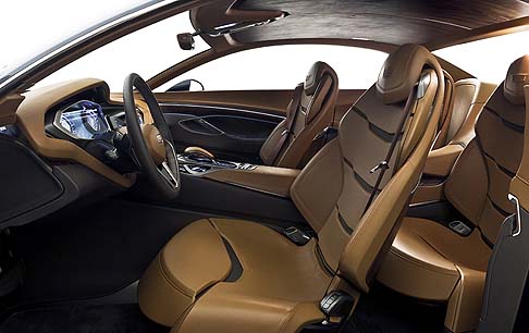 Cadillac - In primis, i riflettori saranno puntati sulla nuovissima concept coup Elmiraj, affiancata dalla Cadillac CTS, la nuova berlina che entra nel mercato delle medie di lusso.