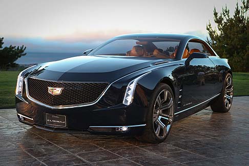 Cadillac - In dettaglio, la nuova concept Elmiraj, rappresenta la nuova visione dei prodotti di lusso ed  lo strumento attraverso il quale Cadillac vuole avvicinare la nuova clientela, proponendo lusso abbinato a prestazioni elevate.