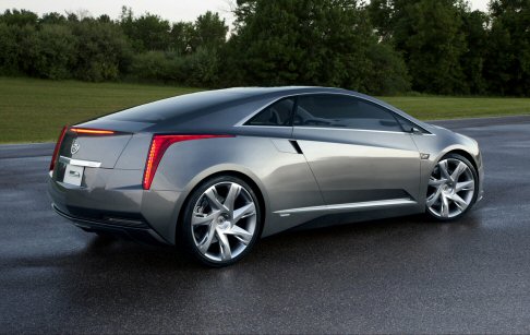 Cadillac - Rispetto alla Opel e alla Chevrolet, la ELR offre finiture pi lussuose e una maggiore attenzione nel piacere di guida. 