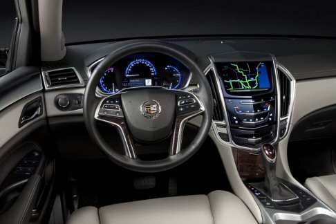 Cadillac - La Cadillac SRX 2013 adotta linedito motore V6 3.6 litri da 312 CV, realizzato in alluminio con fasatura delle valvole variabile e iniezione diretta, abbinato alla trazione integrale e al cambio automatico a 6 velocit.