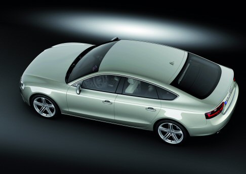 Audi - Con l�introduzione delle 2.0 TDI 177 CV S tronic quattro, salgono a ben 96 le unit� offerte con il cambio a doppia frizione attualmente a listino nella gamma Audi.