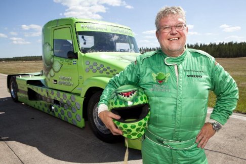 Volvo - Volvo Mean Green Hybrid Truck con il pilota Boije Ovebrink, il camion dei record 
