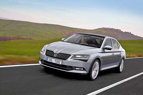 Skoda - Skoda Superb si ispira alla concept Vision C